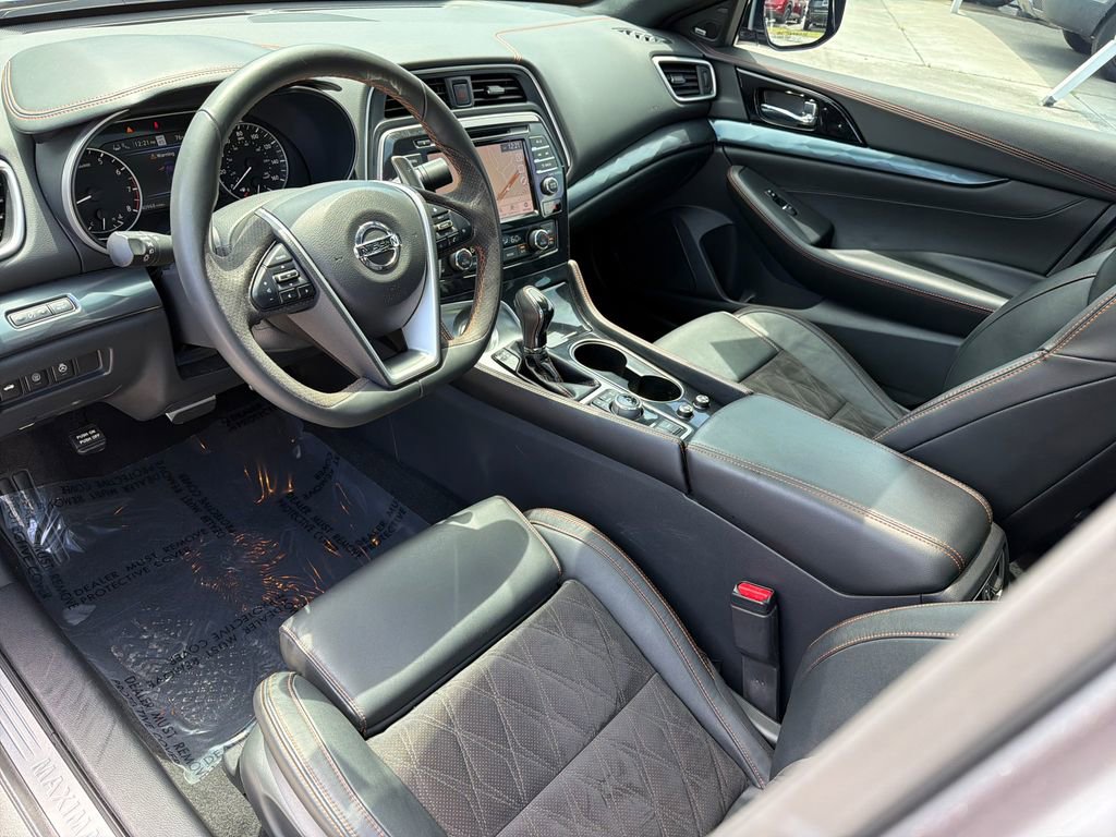 Used 2022 Nissan Maxima SR w/ Sport Mat Group FWD image 14