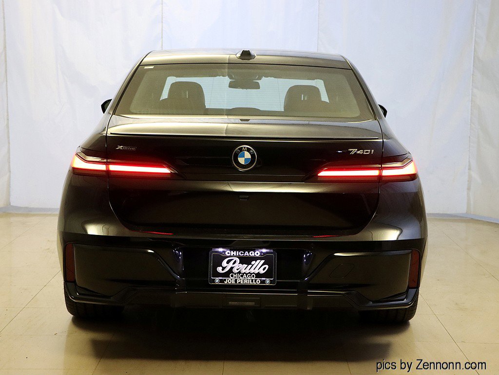 Used 2026 BMW 740i xDrive w/ Executive Package image 7