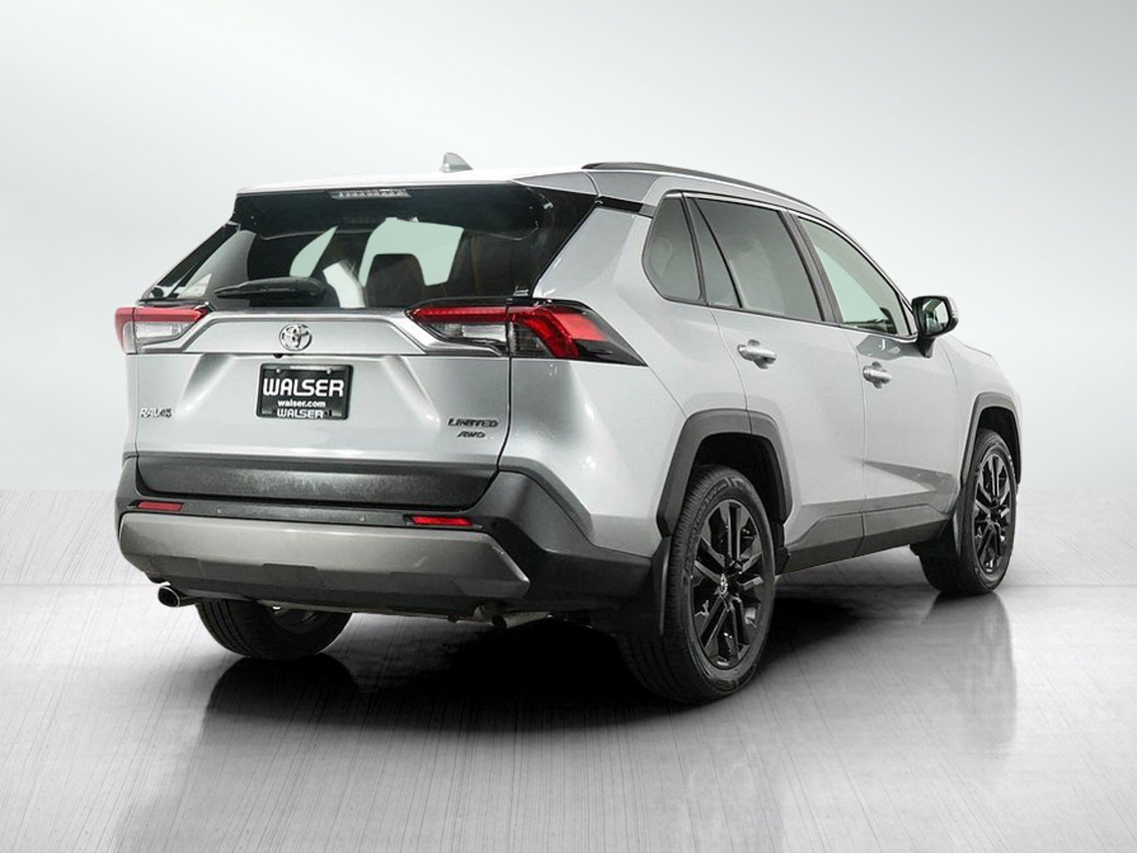 Used 2019 Toyota RAV4 Limited w/ Cold Weather Package AWD/4WD image 5