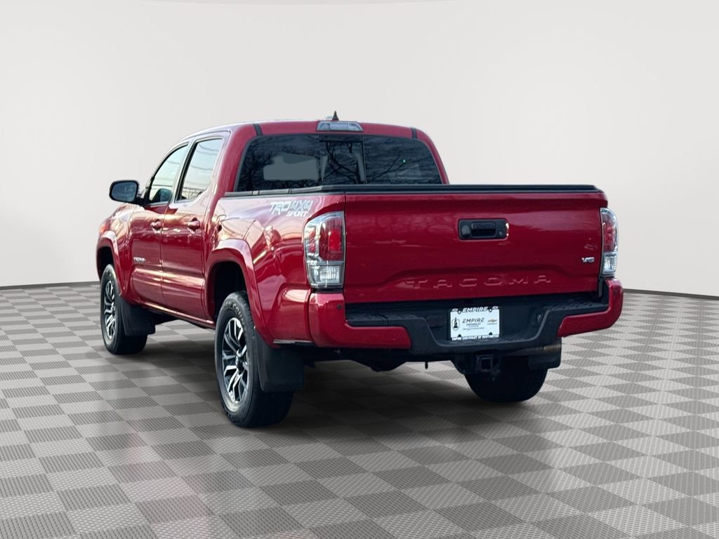 Used 2020 Toyota Tacoma TRD Sport w/ TRD Premium Sport Package AWD/4WD image 4