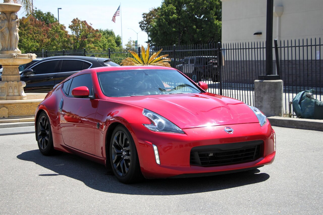 Used 2019 Nissan 370Z Coupe RWD image 4