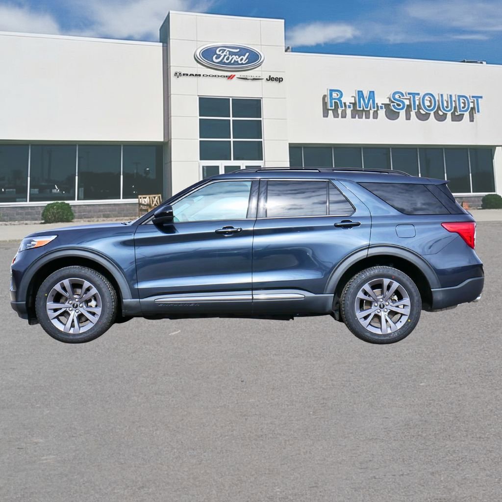 Used 2023 Ford Explorer XLT w/ Equipment Group 202A image 8