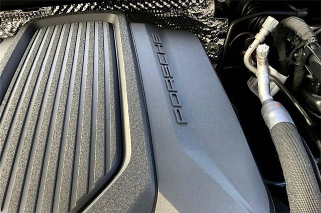 Certified 2026 Porsche Macan AWD/4WD image 40