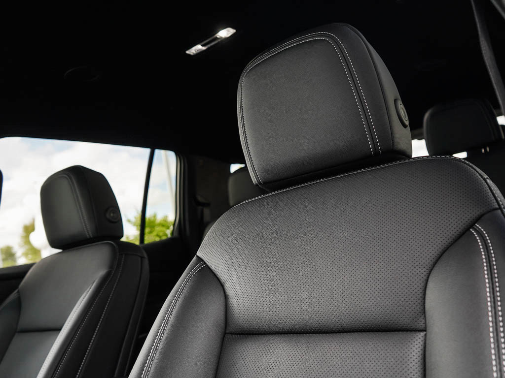 New 2026 Chevrolet Traverse LT w/ Midnight/Sport Edition image 21