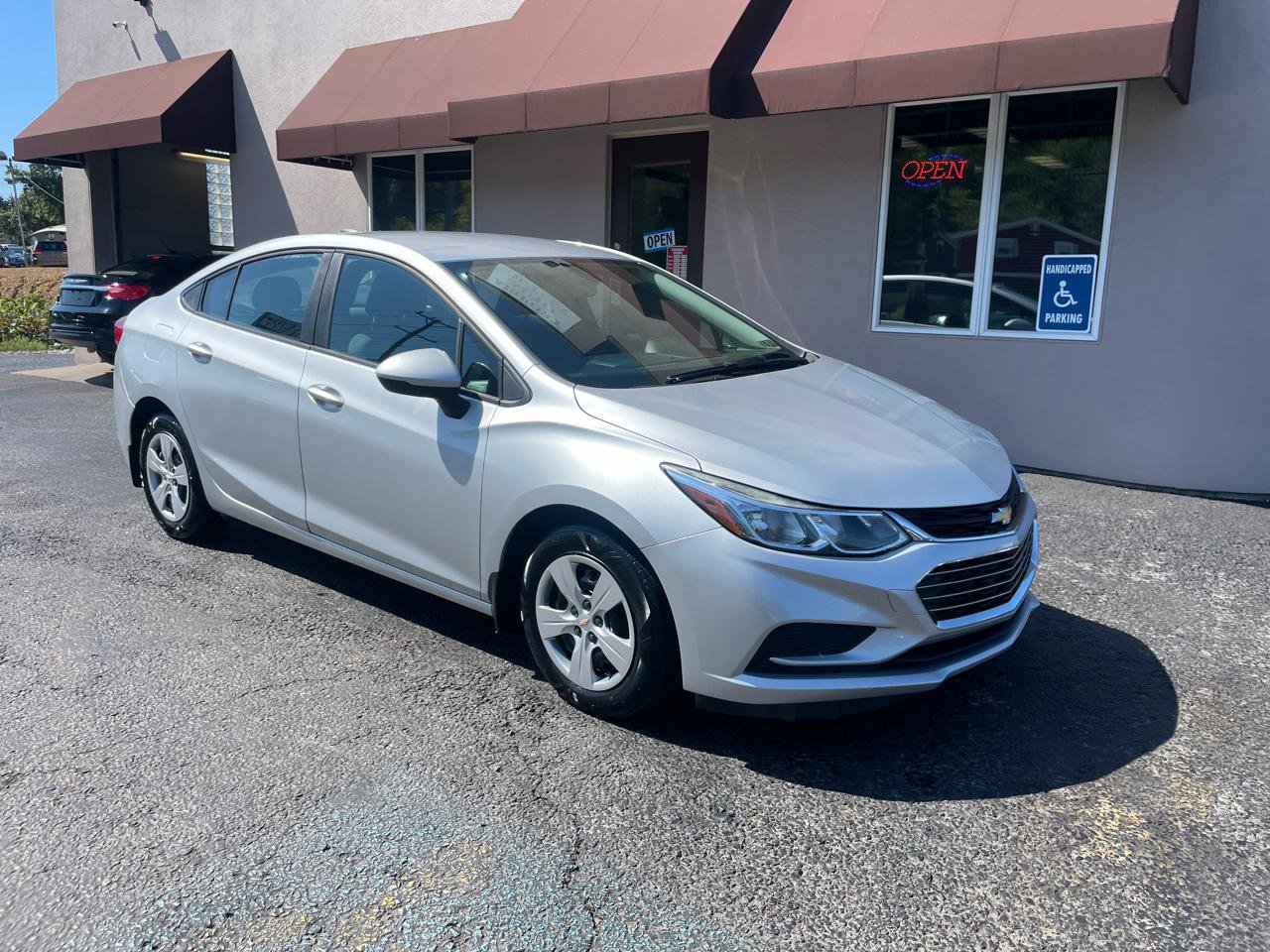 Used 2018 Chevrolet Cruze LS FWD image 3