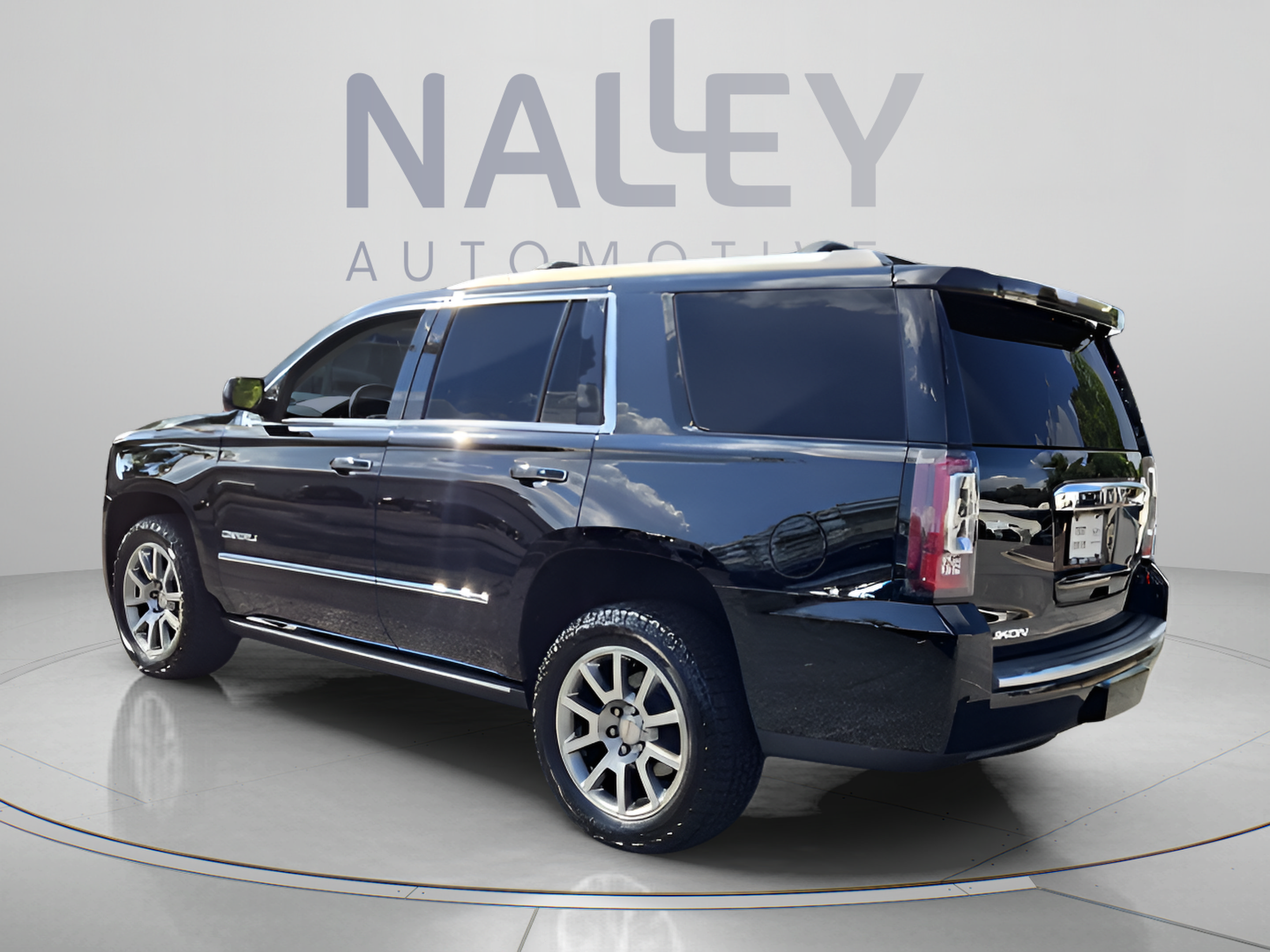 Used 2019 GMC Yukon Denali AWD/4WD image 3