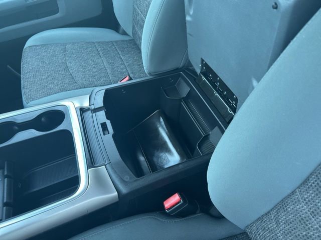 Used 2017 RAM 1500 Classic SLT w/ SLT Plus D￩cor Group AWD/4WD image 28