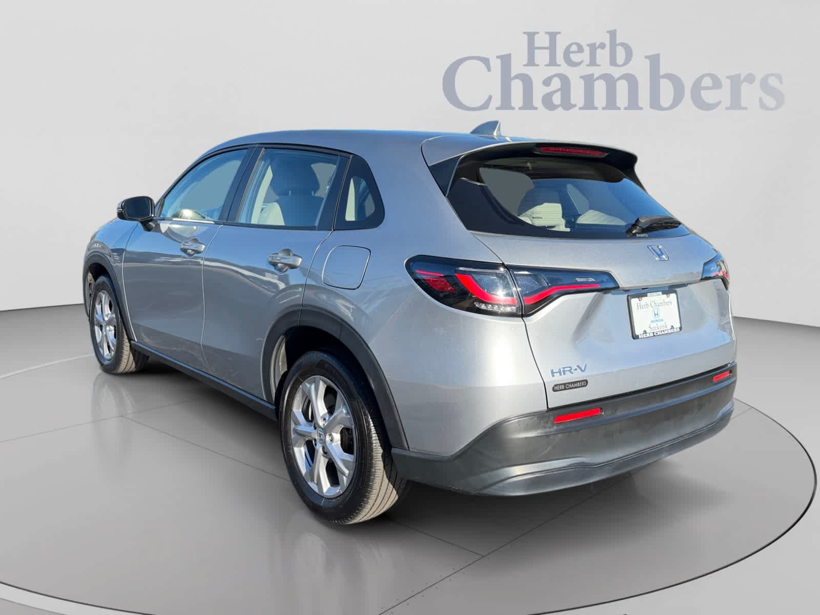 Used 2025 Honda HR-V LX image 3