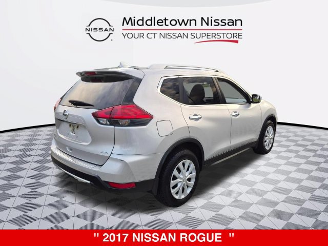 Used 2017 Nissan Rogue S w/ S Appearance Package AWD/4WD image 3