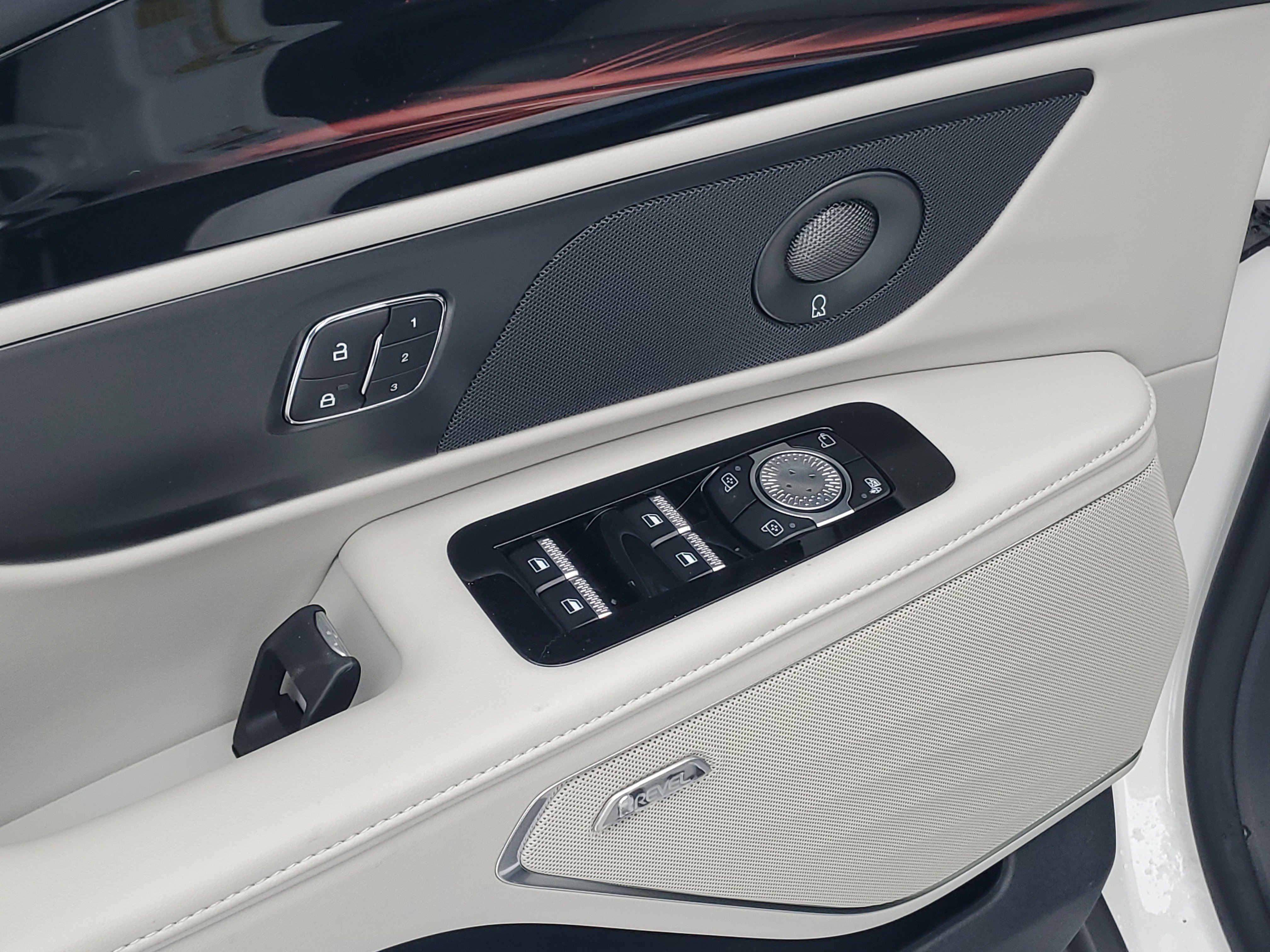 New 2026 Lincoln Nautilus Reserve w/ Jet Appearance Package image 10