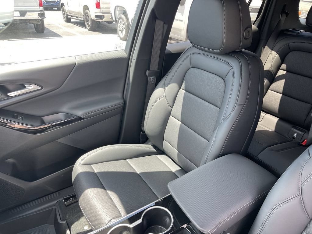New 2026 Chevrolet Equinox LT w/ Convenience Package II FWD image 24