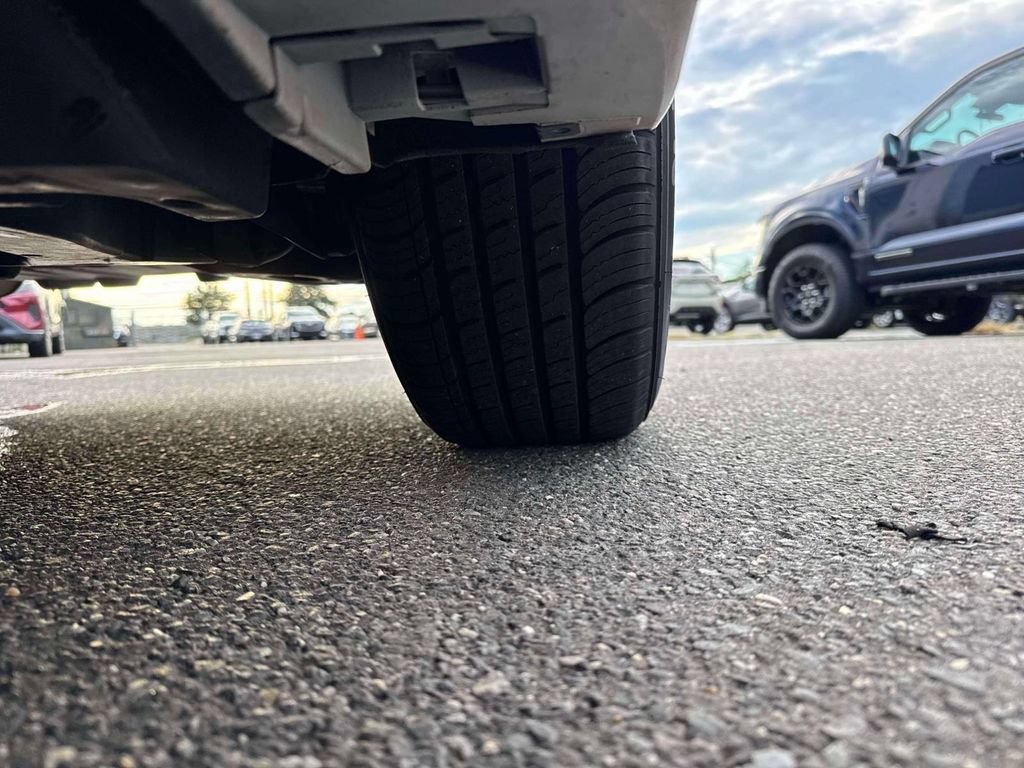 Used 2021 Toyota Corolla LE FWD image 12