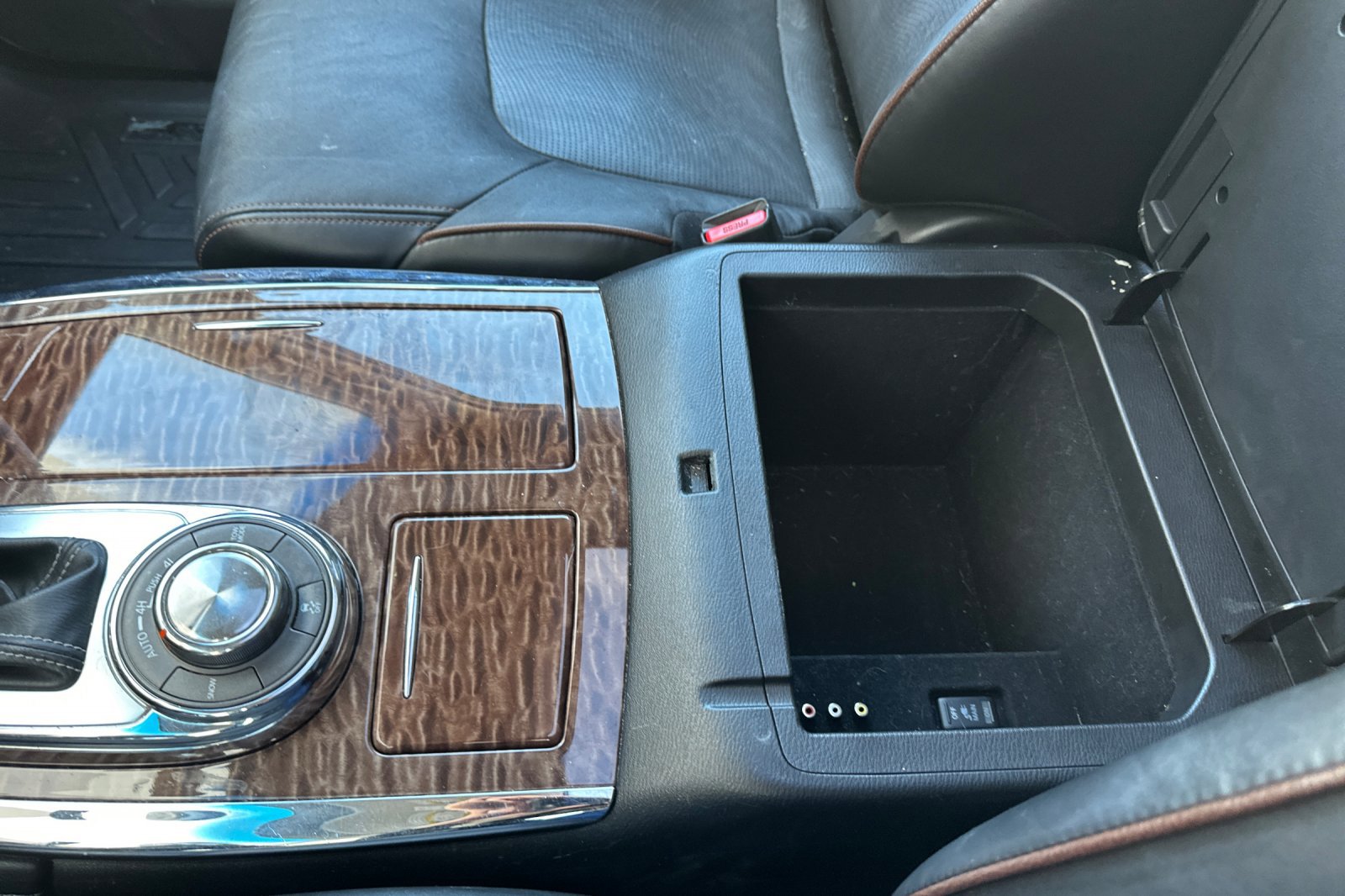 Used 2017 Nissan Armada Platinum w/ Captain Seat Package image 33