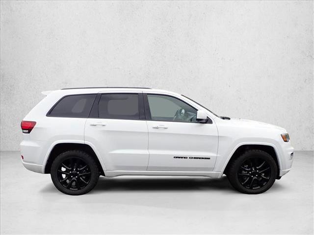 Used 2019 Jeep Grand Cherokee Altitude AWD/4WD image 4