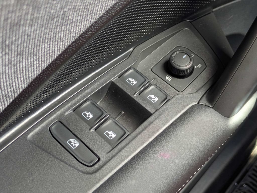 Used 2026 Volkswagen Tiguan S AWD/4WD image 25