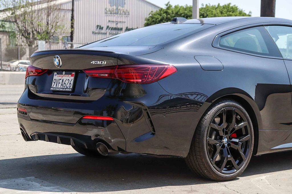Used 2025 BMW 430i Coupe w/ M Sport Package image 10