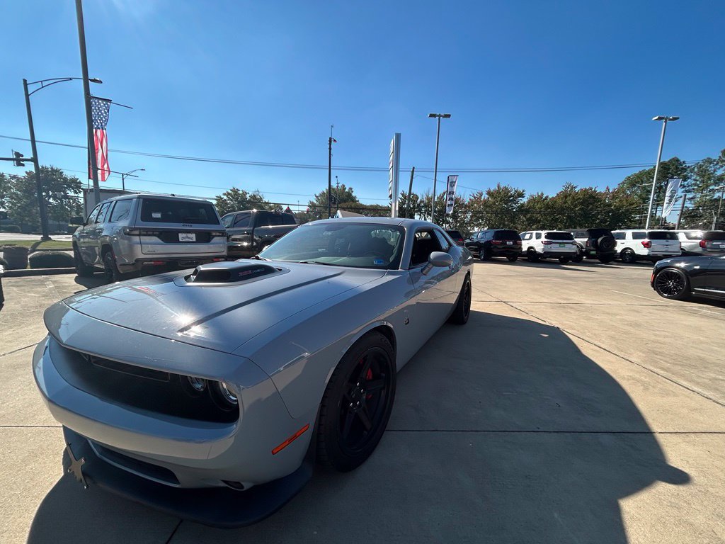 Used 2021 Dodge Challenger R/T Scat Pack w/ Shaker Package RWD image 3