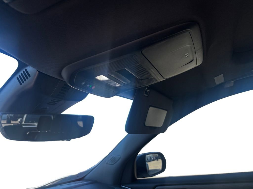 Used 2025 GMC Acadia AT4 w/ Super Cruise Package image 25