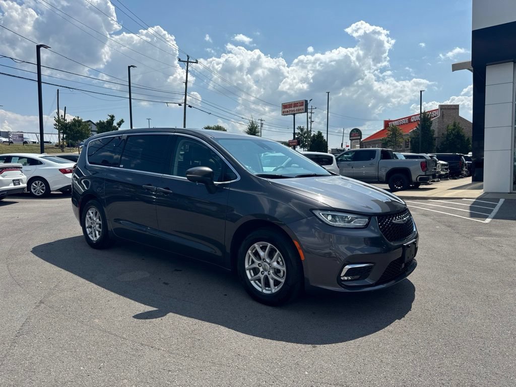 Used 2023 Chrysler Pacifica Touring-L
