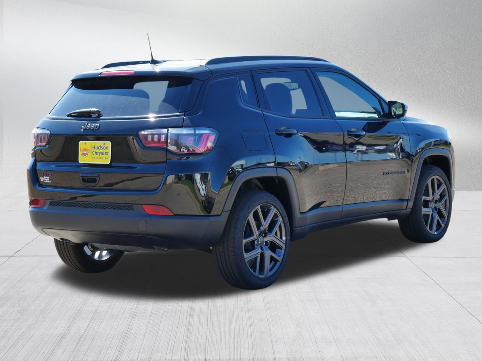 New 2026 Jeep Compass Latitude AWD/4WD image 2