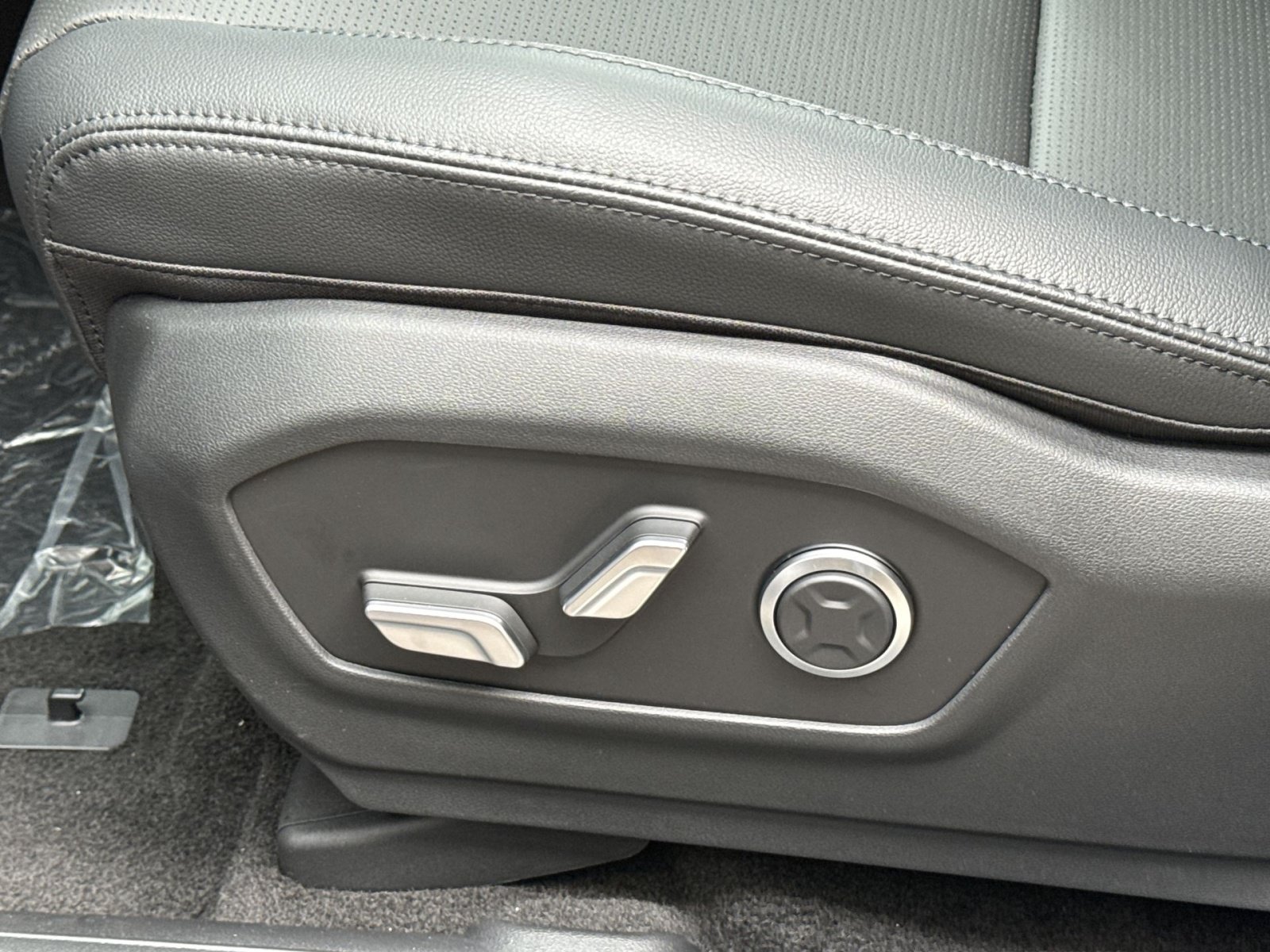 New 2027 Hyundai Santa Fe Limited AWD/4WD image 14