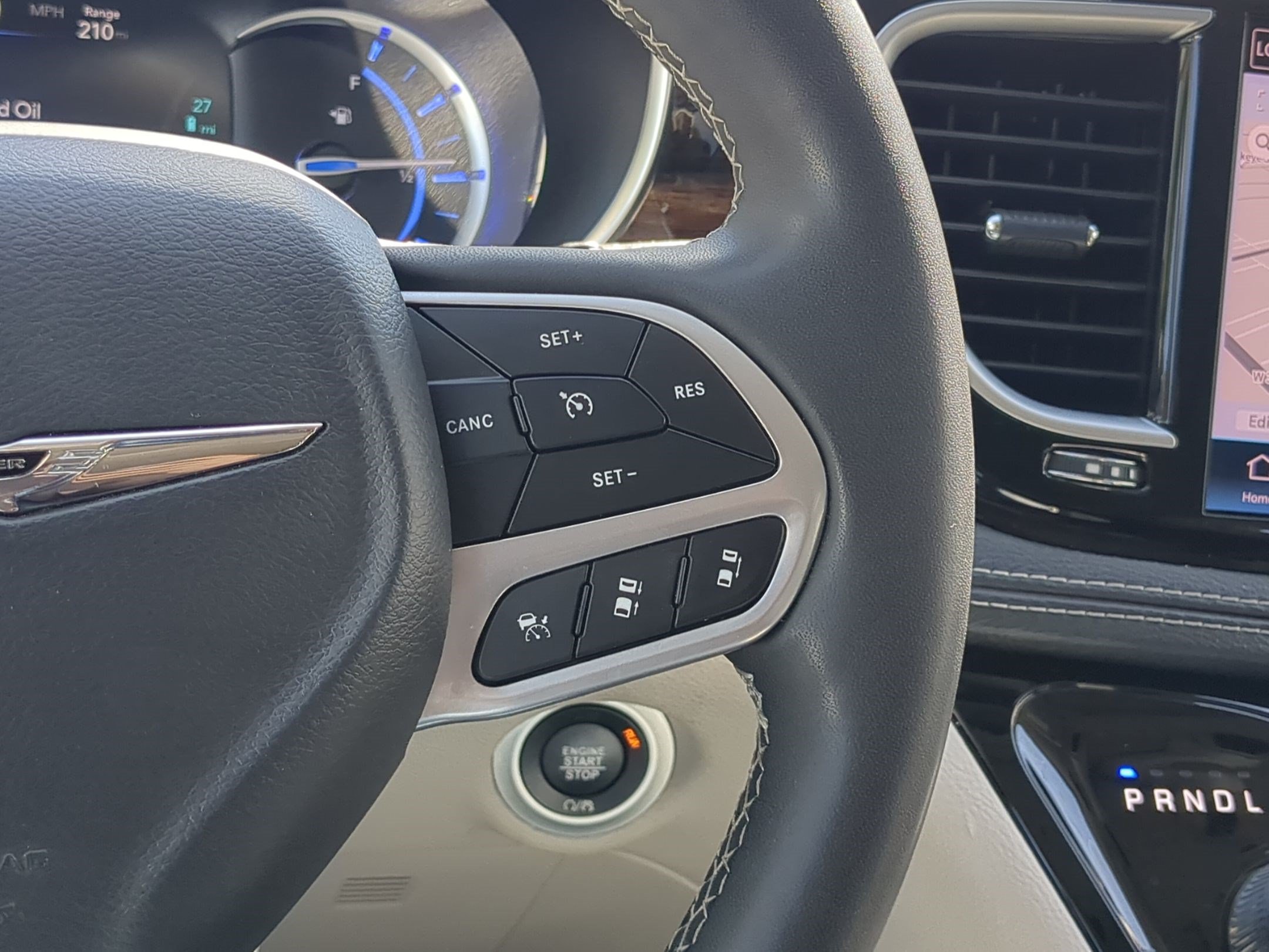 Used 2023 Chrysler Pacifica Limited FWD image 20