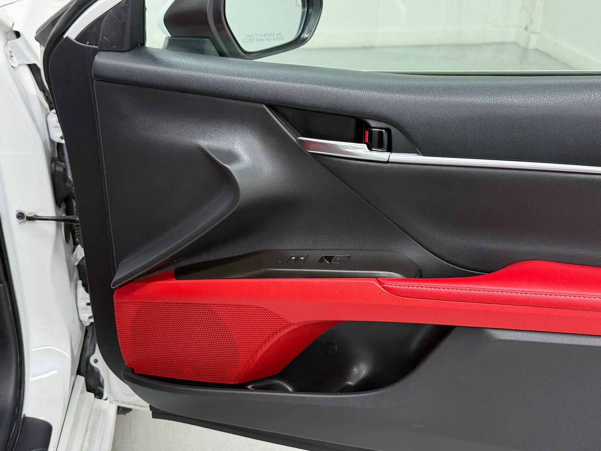 Used 2021 Toyota Camry XSE w/ Navigation Upgrade Package image 18