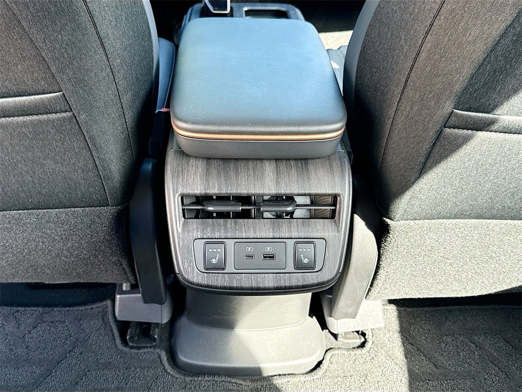 Used 2023 Nissan Ariya FWD image 28