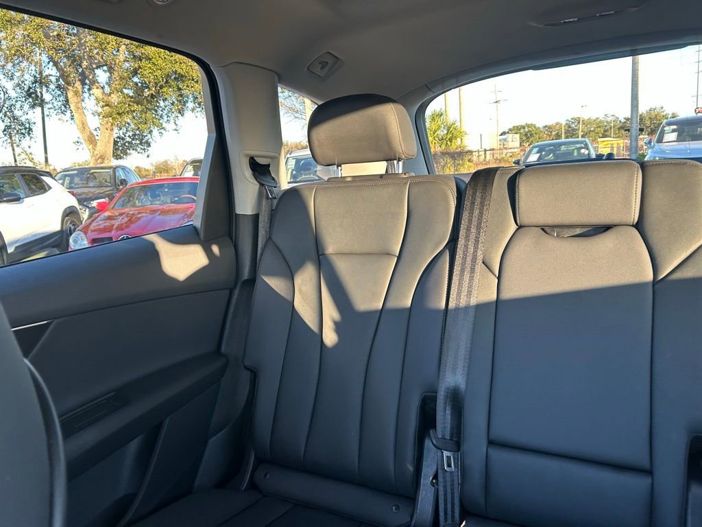 Used 2023 Audi Q7 2.0T Premium w/ Towing Package image 12