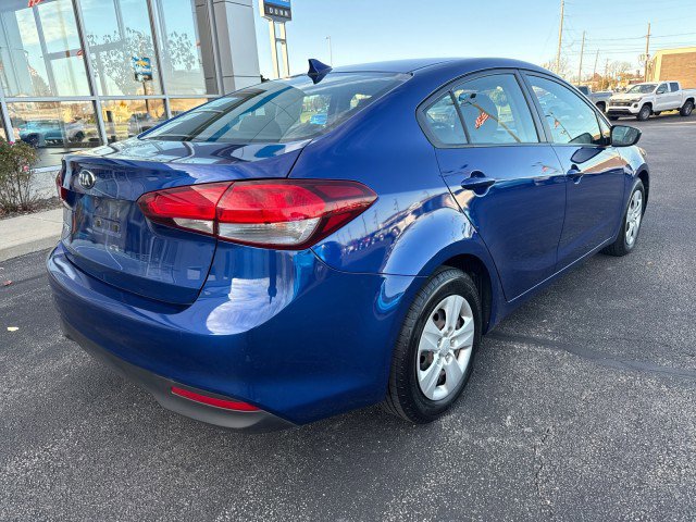 Used 2017 Kia Forte LX image 3