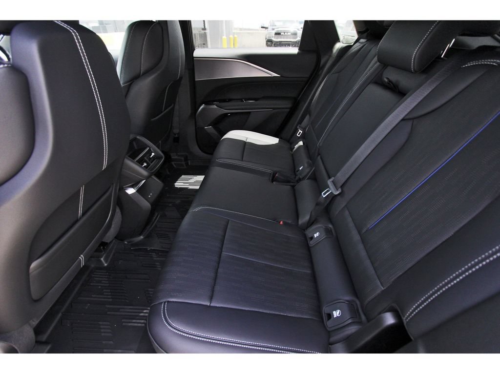 New 2027 Cadillac Lyriq Sport AWD/4WD image 7