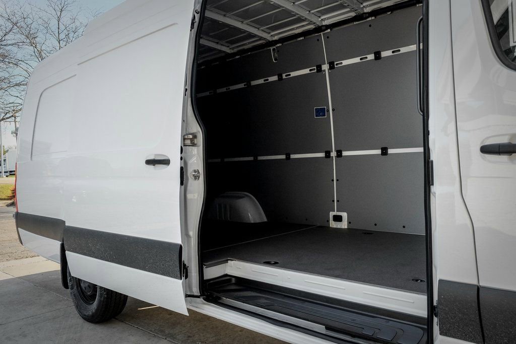 Used 2026 Mercedes-Benz Sprinter 2500 image 10