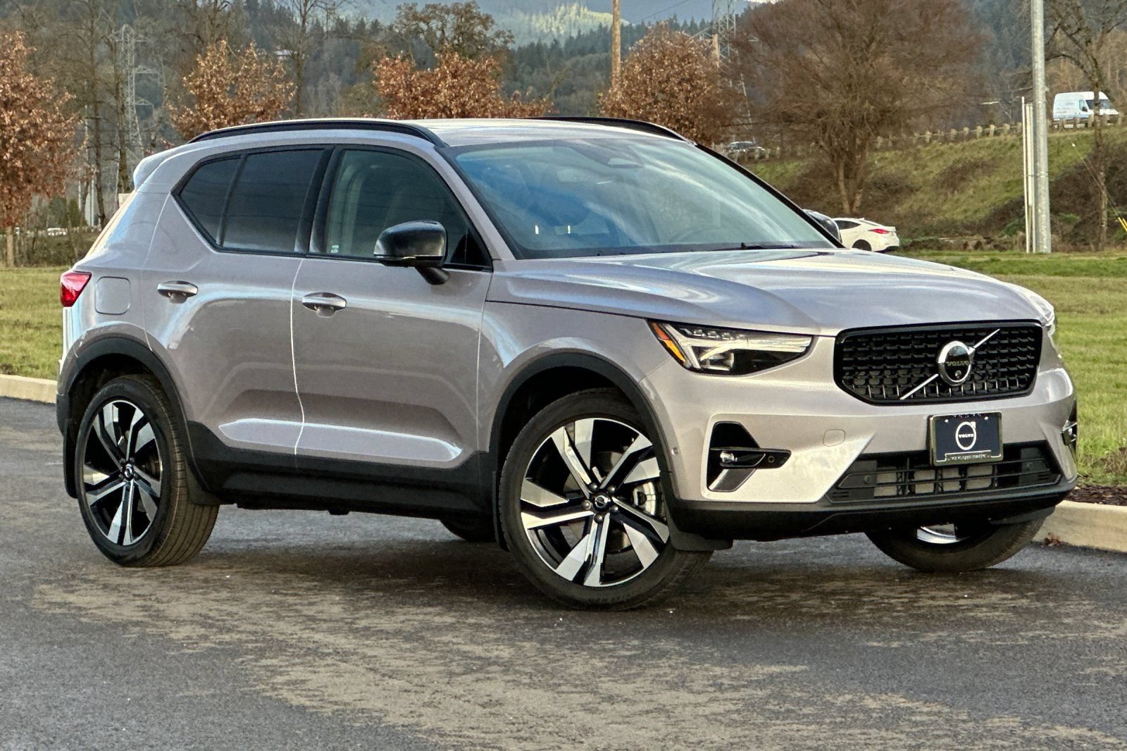 Used 2026 Volvo XC40 B5 Ultra w/ Protection Package Premier AWD/4WD image 1
