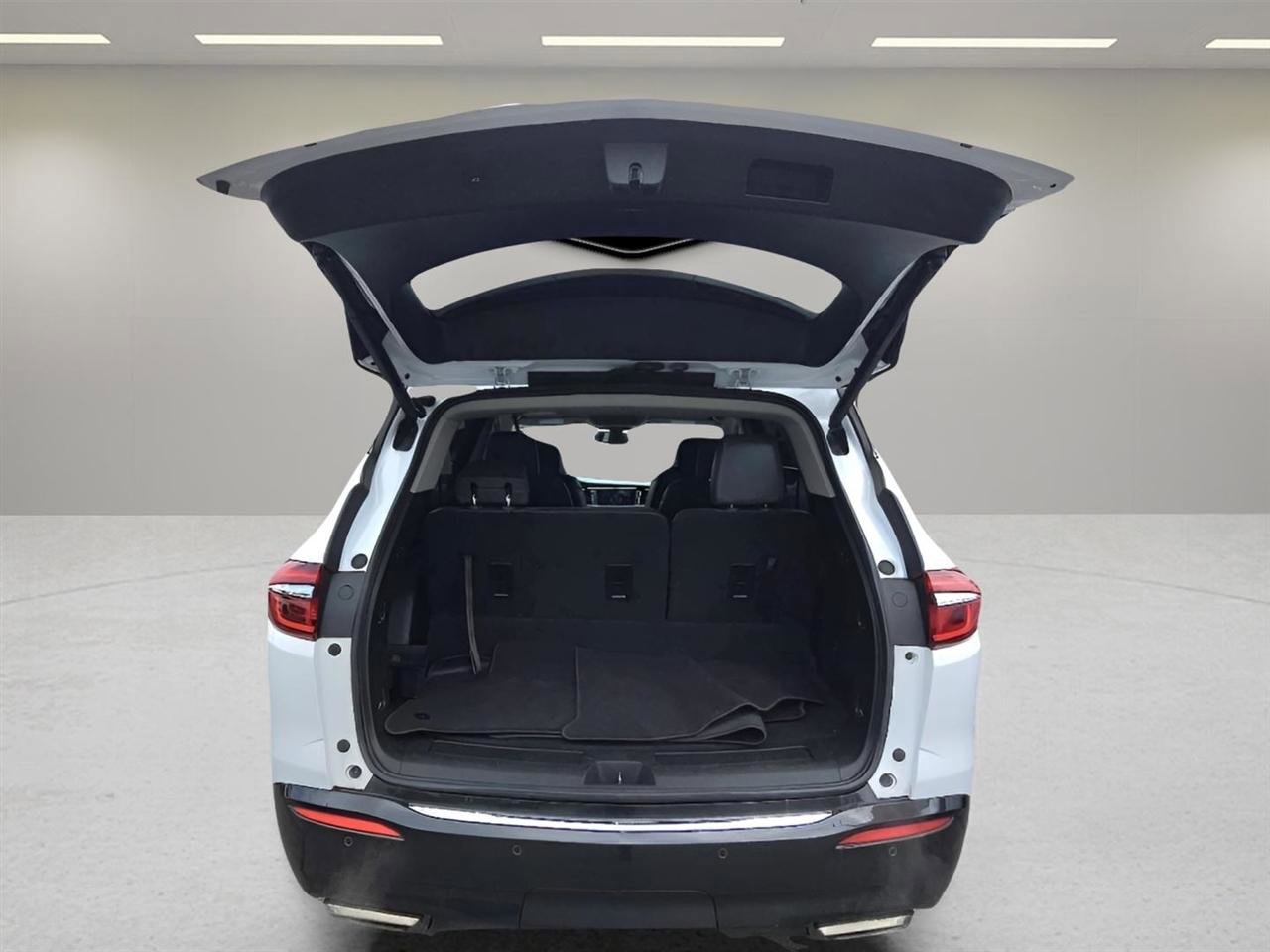 Used 2018 Buick Enclave Essence AWD/4WD image 26