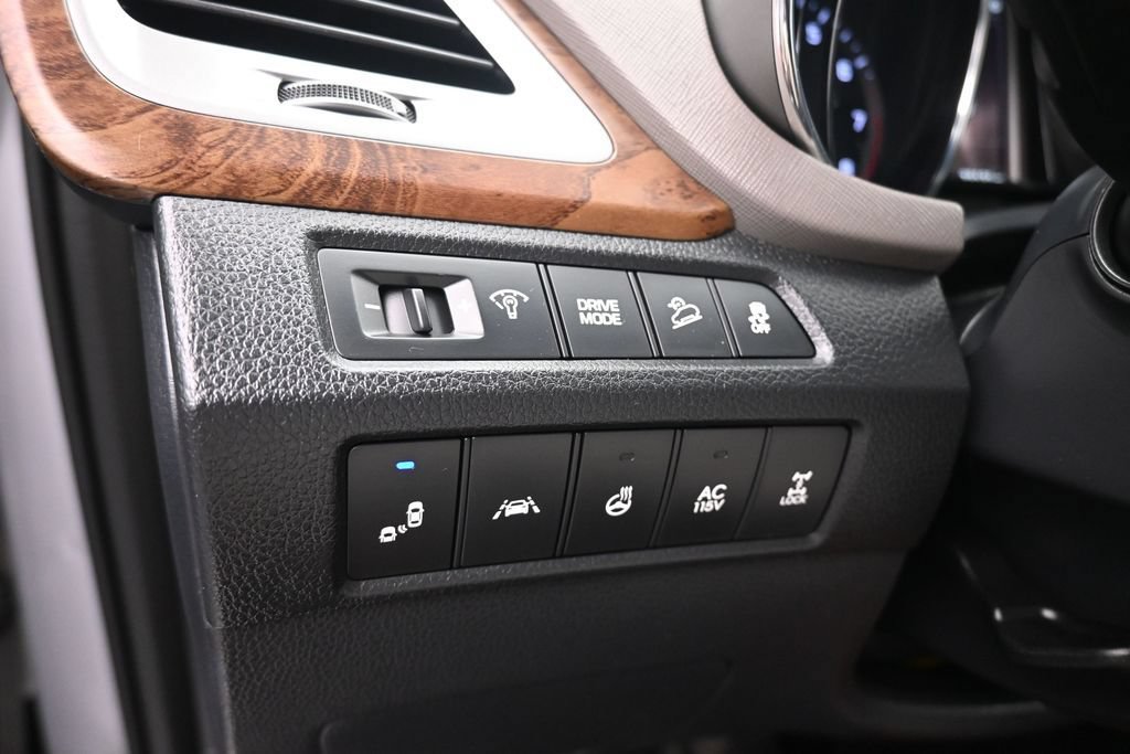 Used 2018 Hyundai Santa Fe AWD w/ SE Ultimate Tech Package 03 image 34