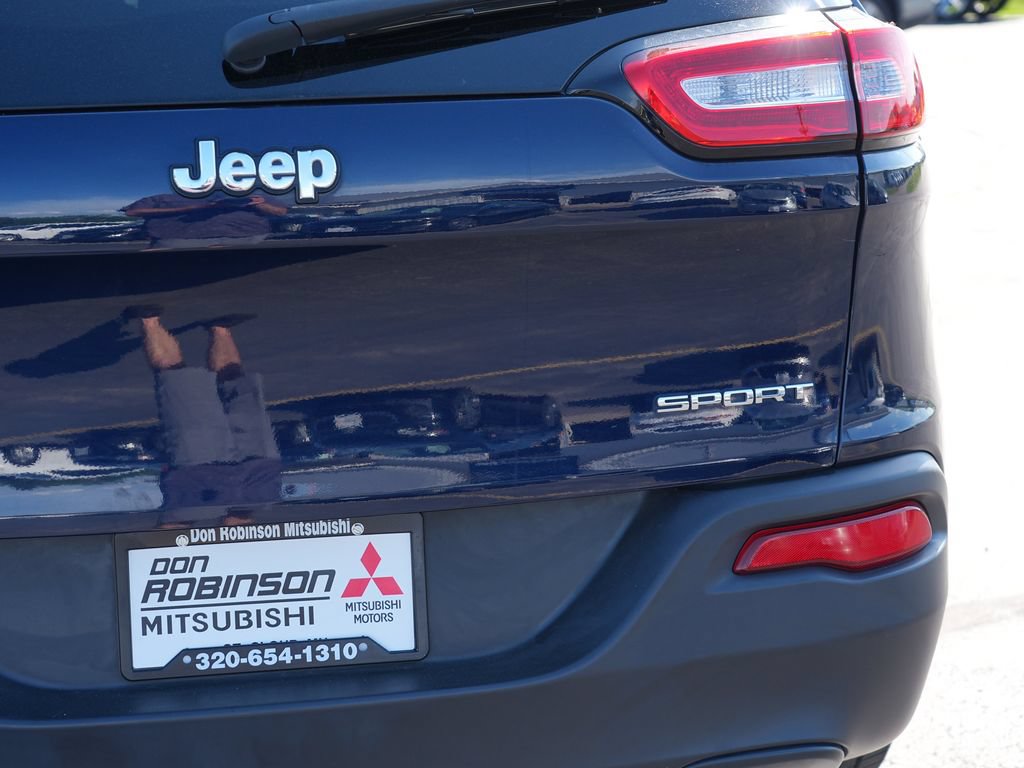 Used 2016 Jeep Cherokee Sport AWD/4WD image 8