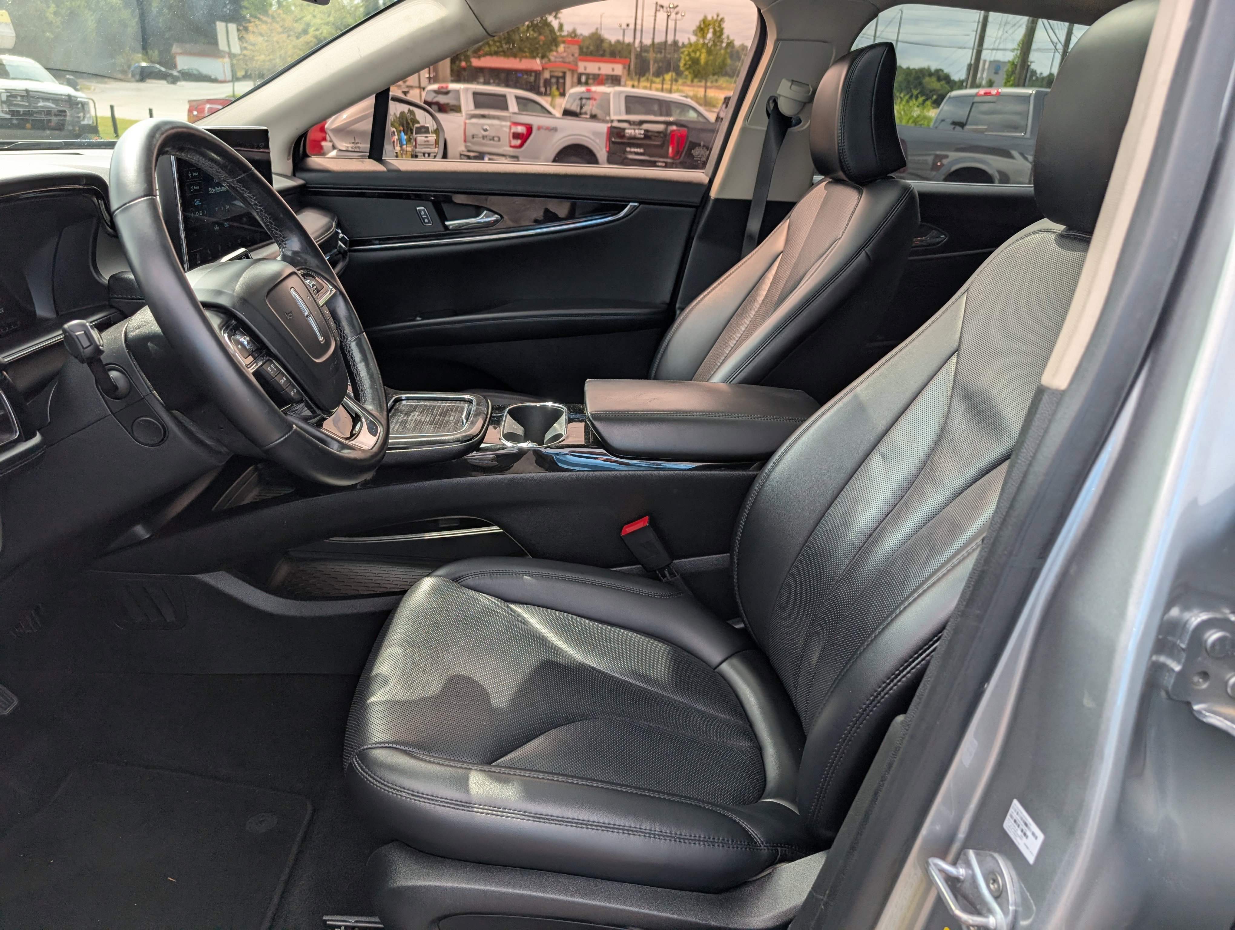 Used 2022 Lincoln Nautilus Reserve FWD image 18