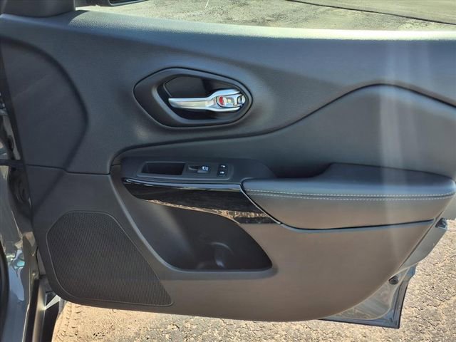 Used 2023 Jeep Cherokee Altitude Lux image 91