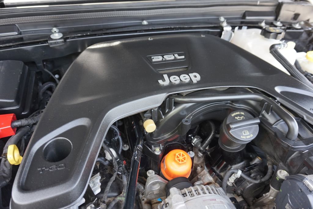 Used 2018 Jeep Wrangler Unlimited Sport S image 19