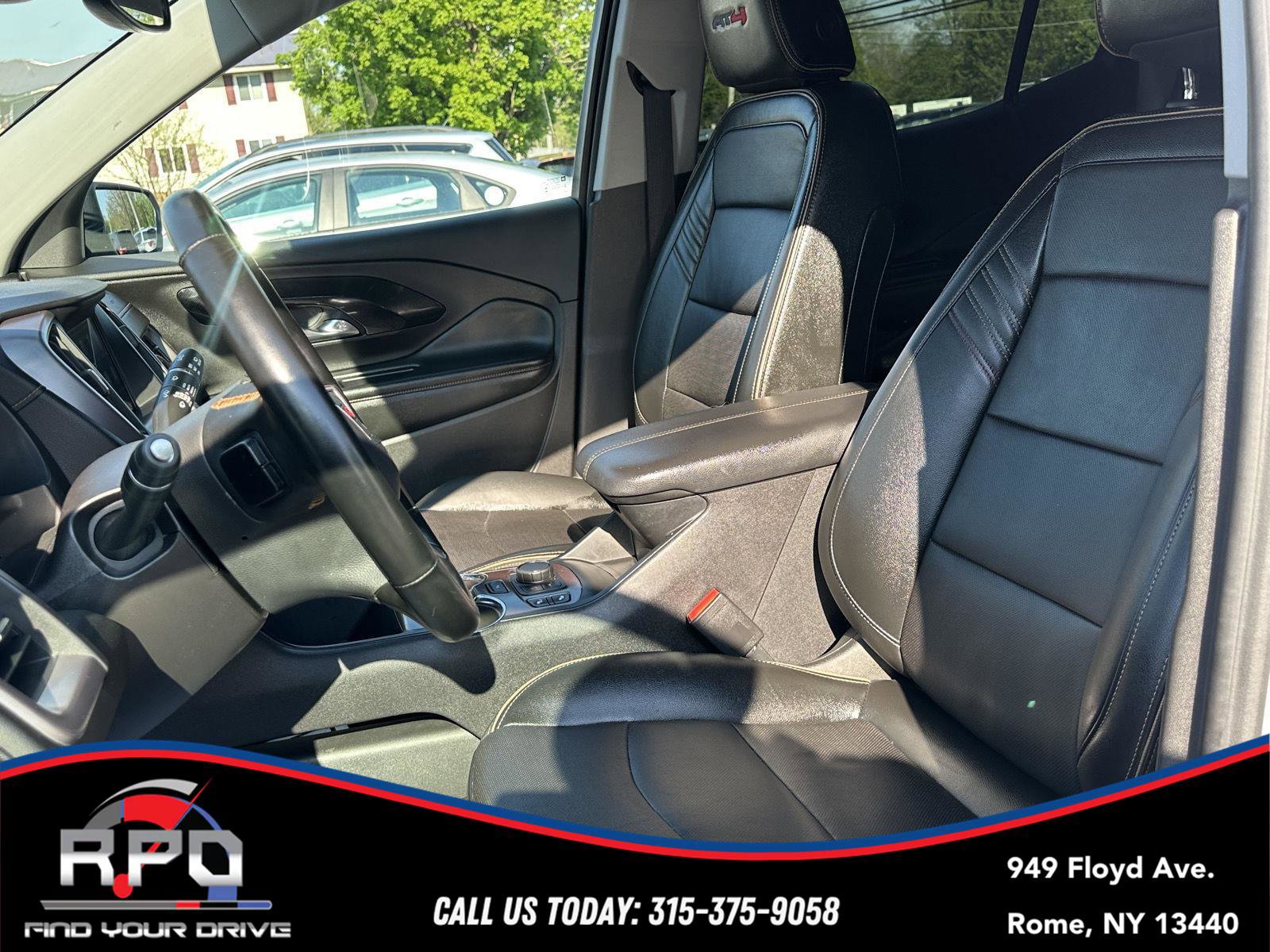Used 2024 GMC Terrain AT4 w/ GMC Pro Grade Package AWD/4WD image 11