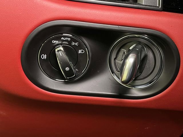 Certified 2025 Porsche Macan image 36
