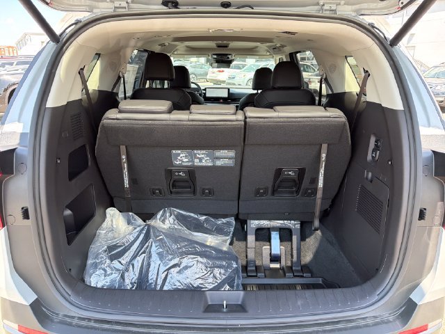 New 2027 Kia Carnival SX w/ Dark Edition Package FWD image 25