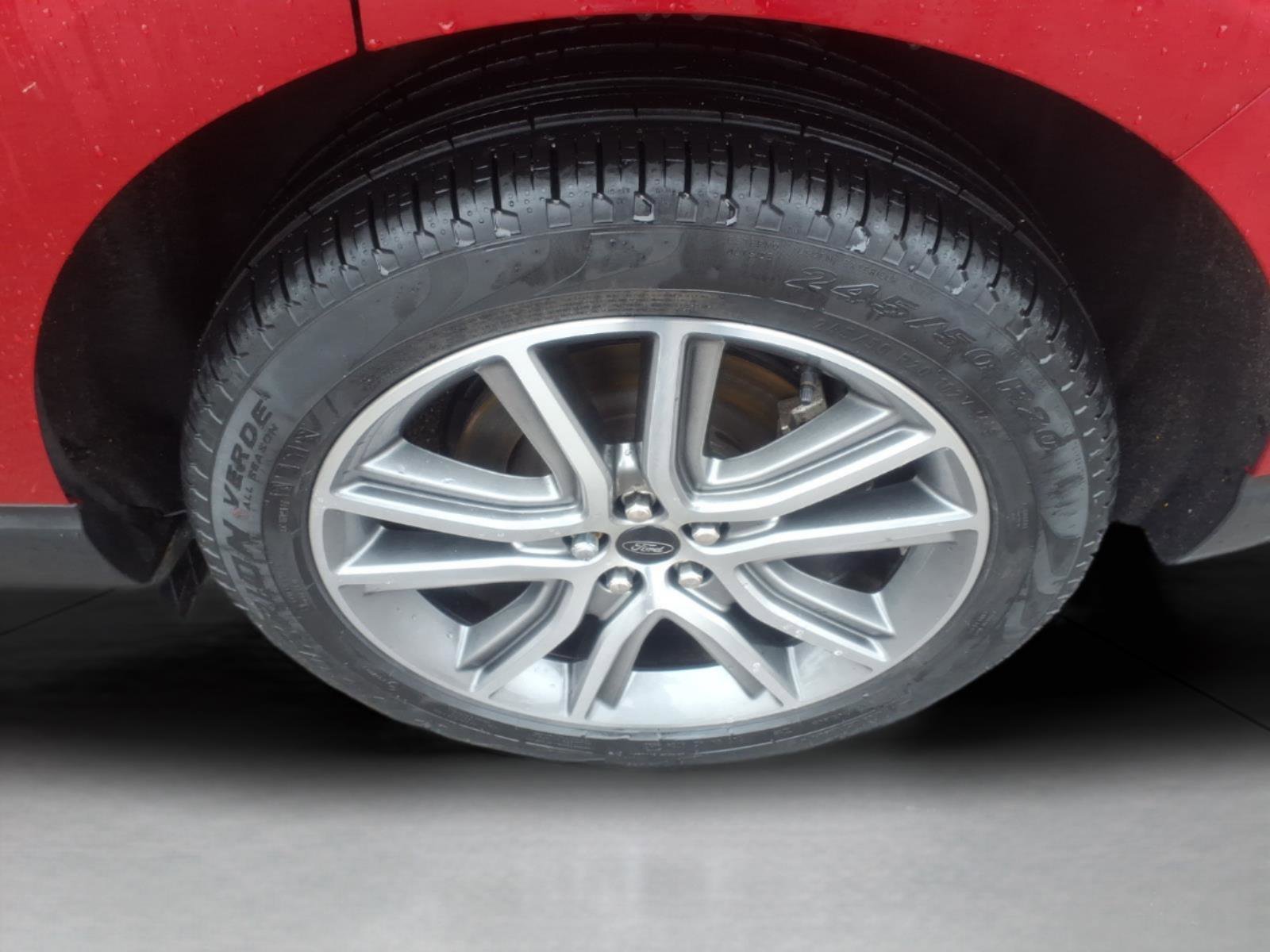 Used 2024 Ford Edge Titanium w/ Equipment Group 301A image 9