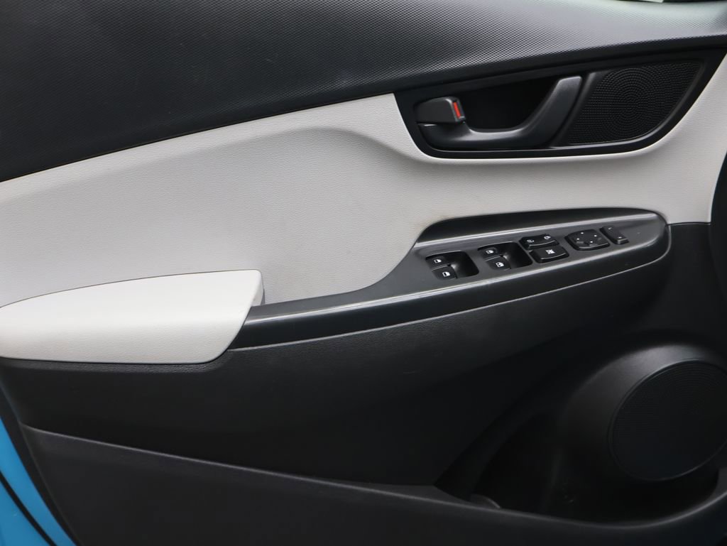 Used 2023 Hyundai Kona SEL image 16