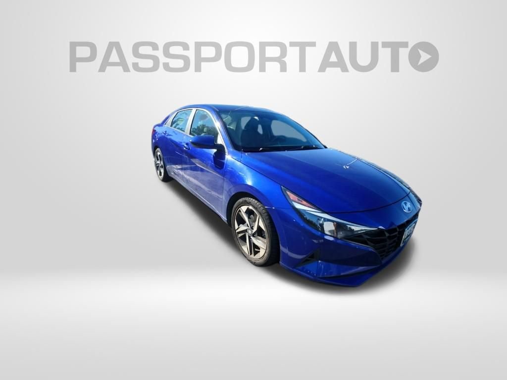 Used 2023 Hyundai Elantra SEL w/ Convenience Package FWD image 3