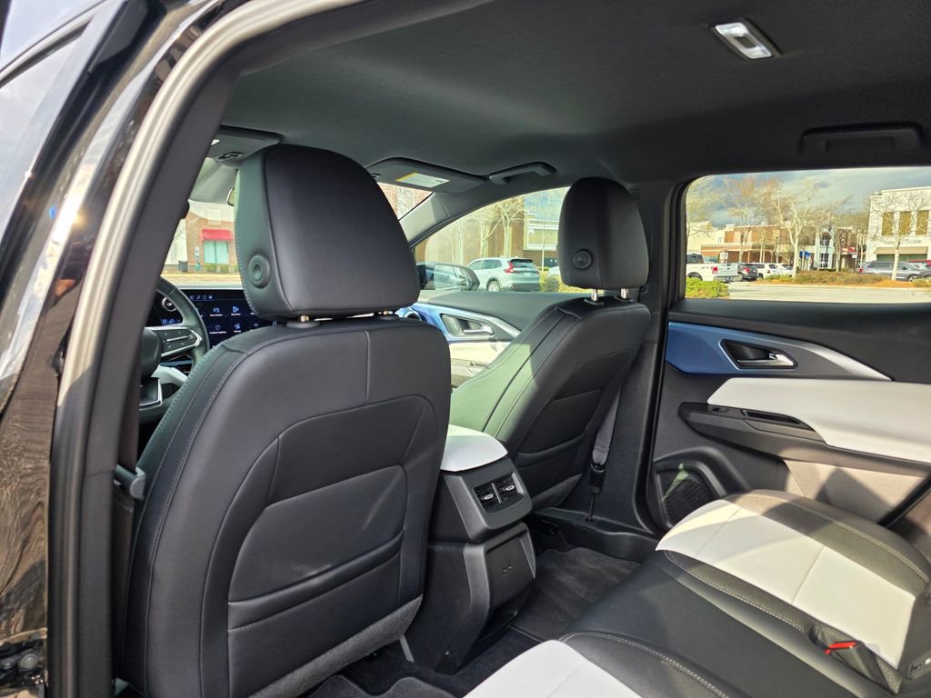 Used 2025 Chevrolet Equinox EV LT image 27