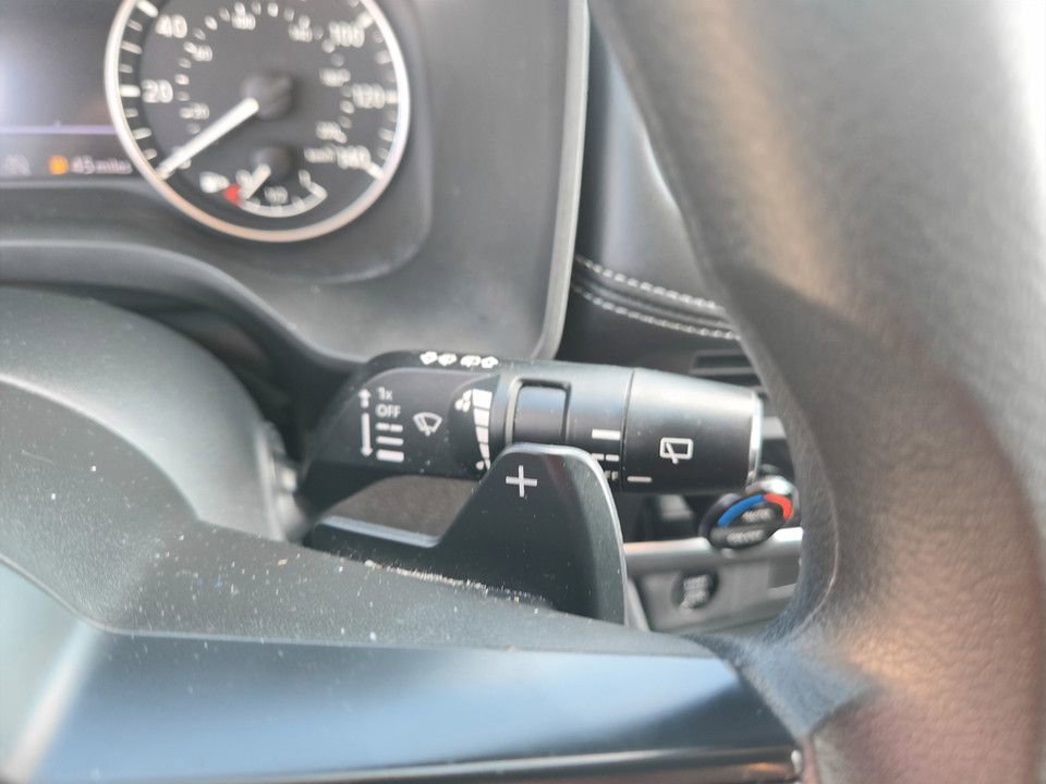 Used 2024 Nissan Rogue SV FWD image 17