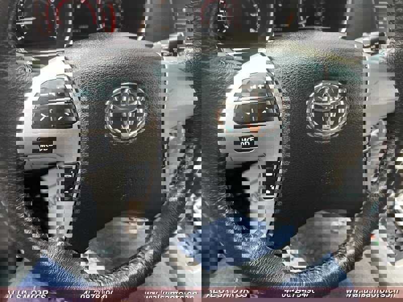 Used 2012 Toyota Highlander SE w/ Tow Pkg image 19