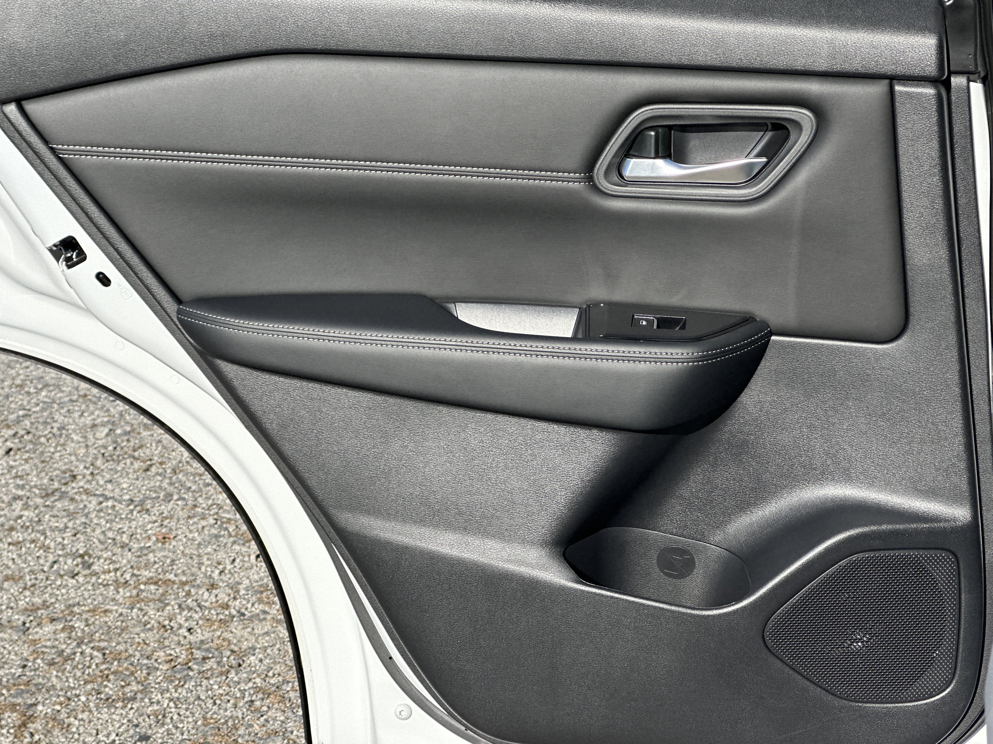 Used 2024 Nissan Rogue SL image 22