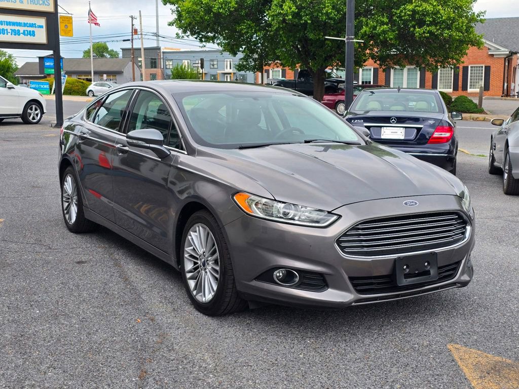 Used 2014 Ford Fusion SE w/ Equipment Group 202A FWD image 3